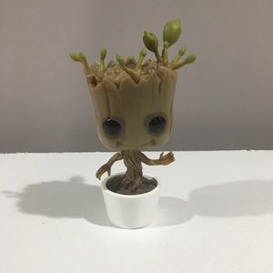 Groot baby bobble head Funko pop